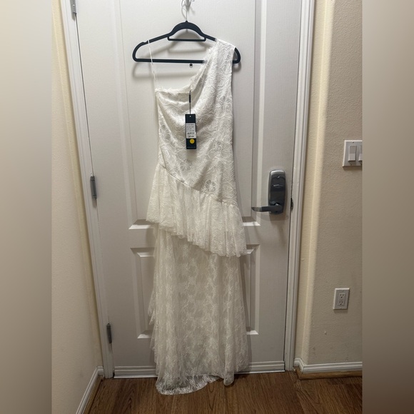 Elliatt Ivory One-Shoulder Lace Wedding Dress Romantic Bridal Party S NWT - Picture 6 of 7